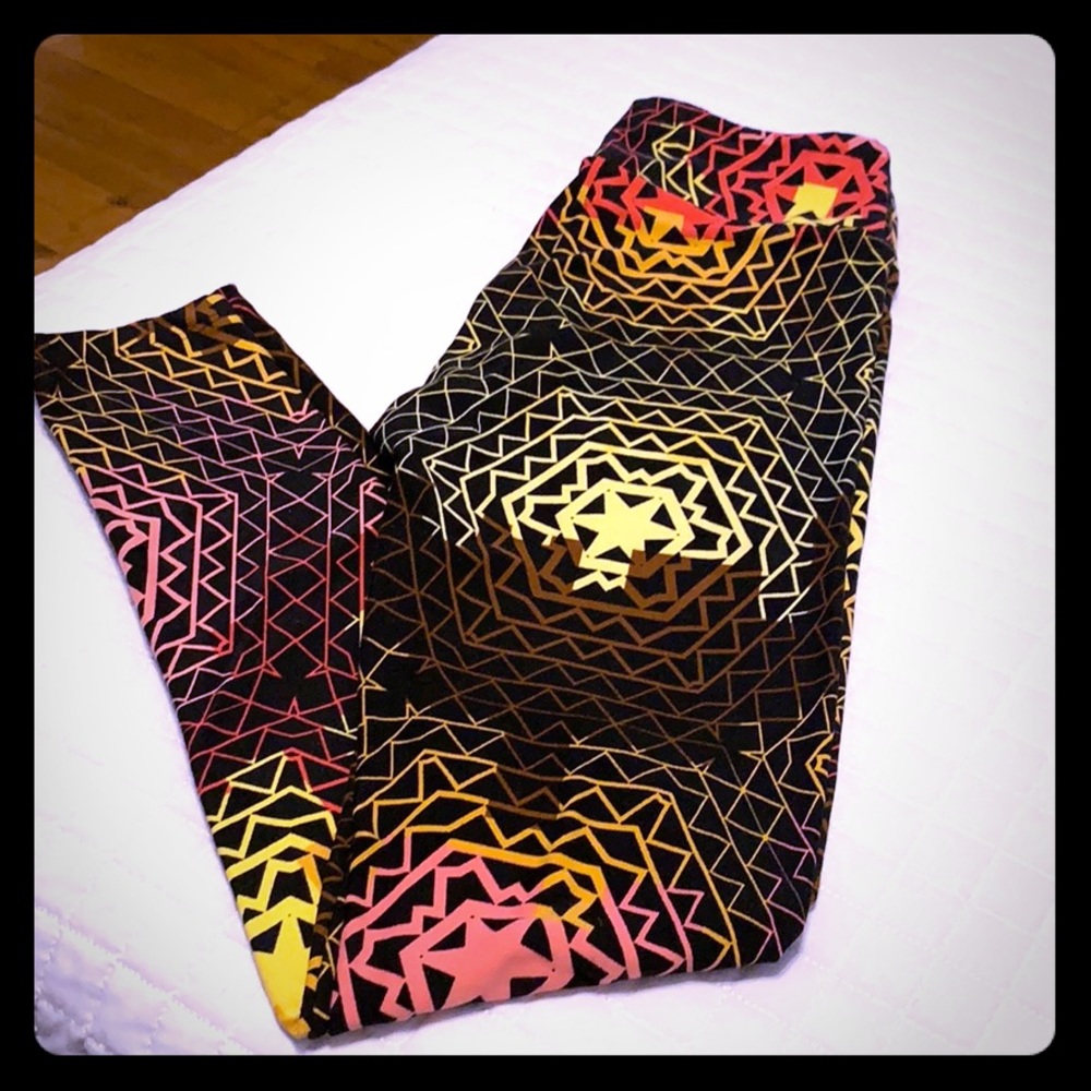 🧘🏽‍♀️ Eclectic Lularoe Legging OS 🧘🏽‍♀️